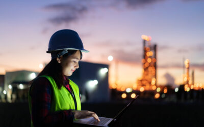 Why Should Oil & Gas Companies Embrace a Field Management Solution?